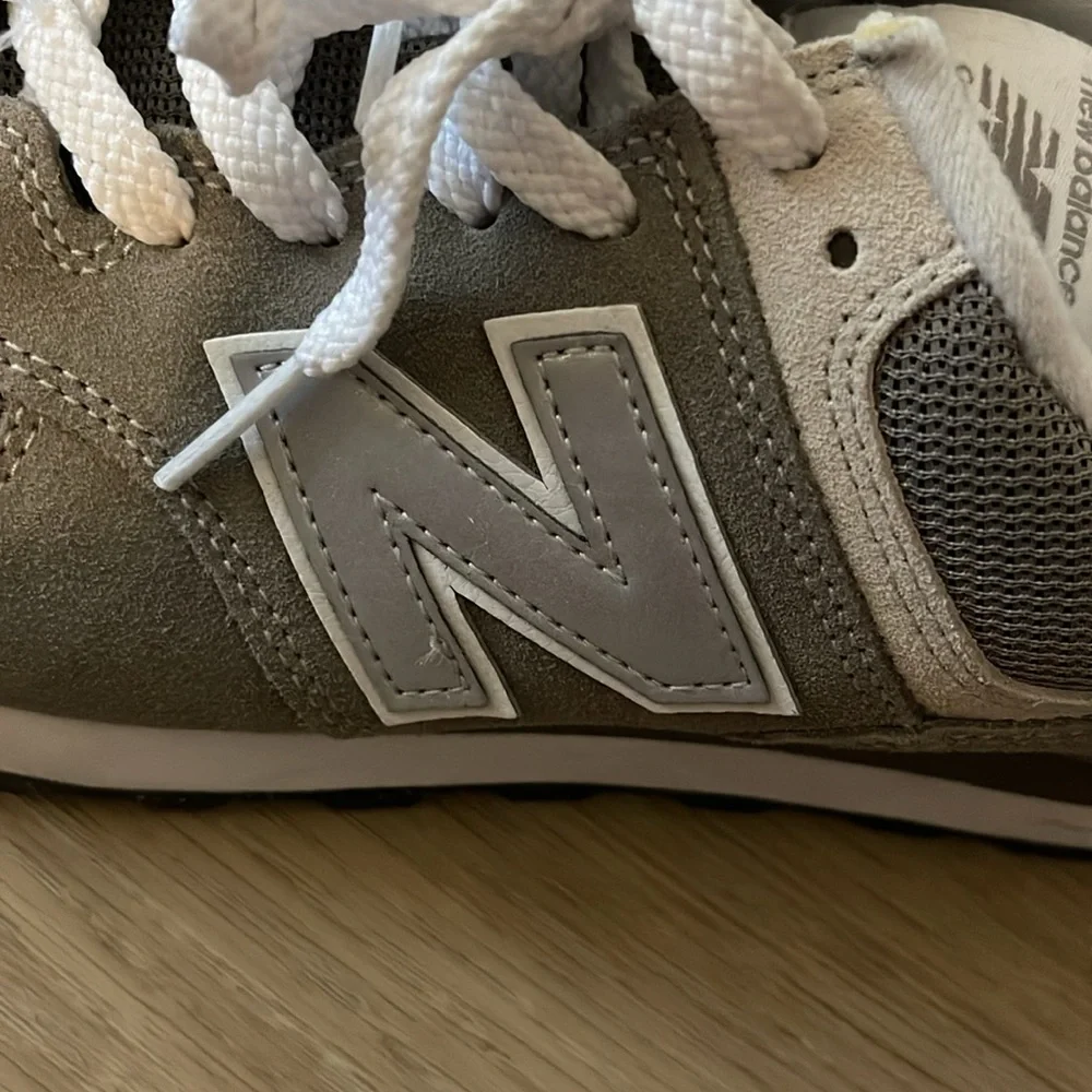 New Balance Classic 574 - Picture 2 of 4